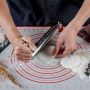 Effort-saving one-handed rolling pin