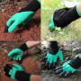 Garden gloves with claws