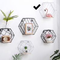 Hexagonal decorative shelf - white