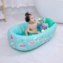 Inflatable baby bathtub with balls - swan