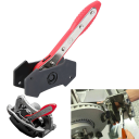 Ratchet wrench for squeezing brake pistons