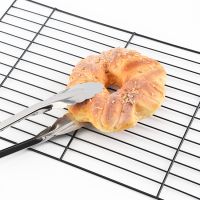 Universal kitchen tongs with a lock