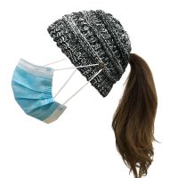 Winter pony hat - black and white